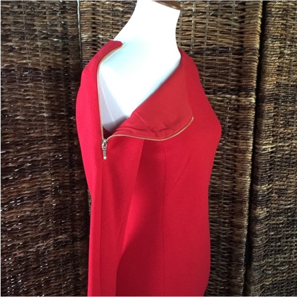 ESCADA - Picture 6 of 15